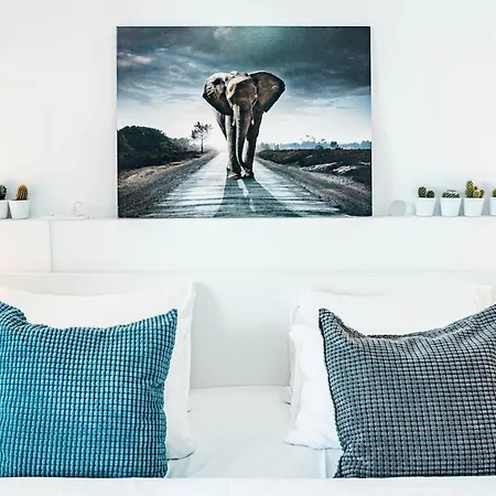 Sat2 - Modern 2 Bedroom With Ocean View *
