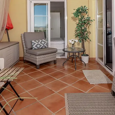Sat2 - Modern 2 Bedroom With Ocean View Apartment